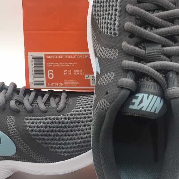 wmns nike revolution 4 wide